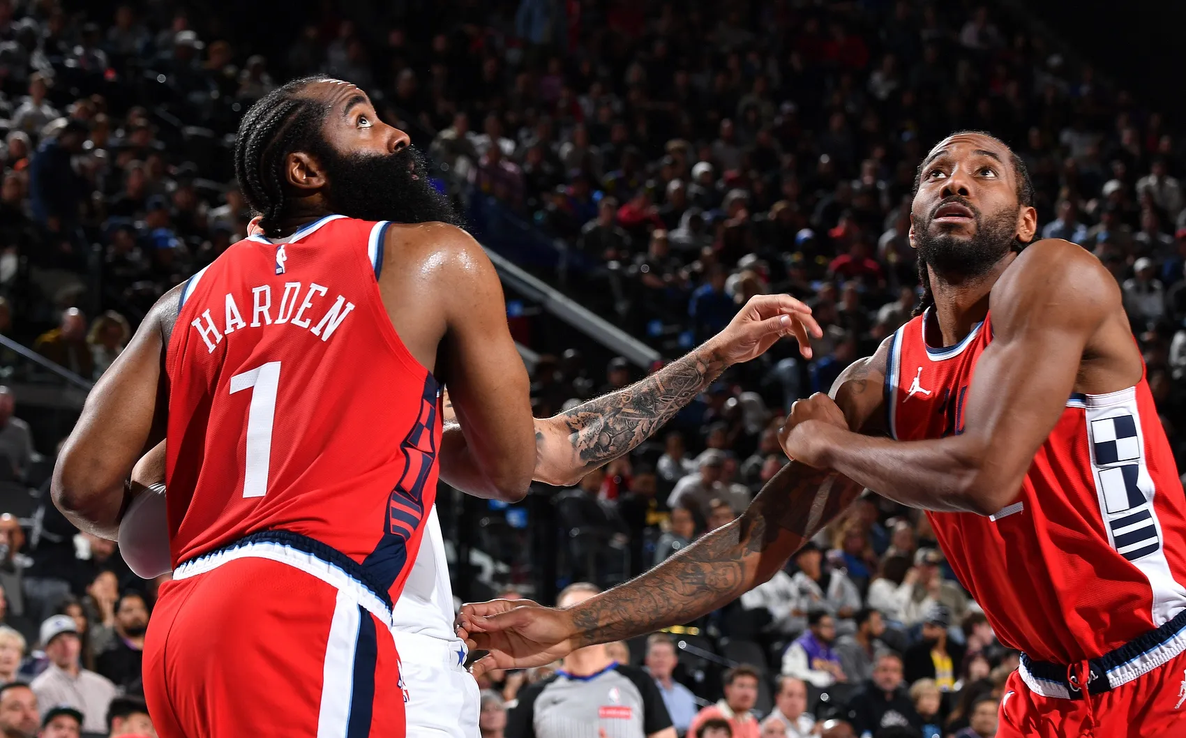 AYX SPORTS-湖人不断突破！，哈登连续十五场比赛得分超过大比分获胜全场沸腾不已的简单介绍