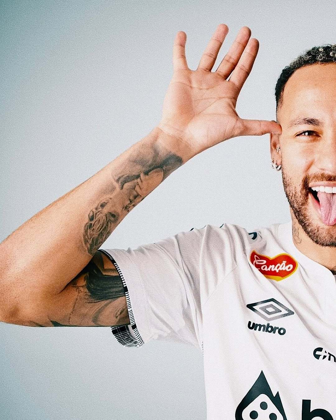  内马尔在切尔西比赛中险胜，重返赛场引发热议！上演精彩一战