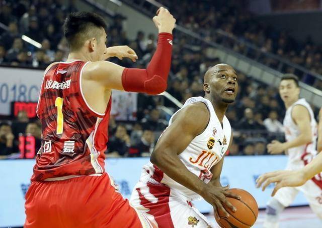 爱游戏体育-Karsa爆冷击败法国队，出色防守引爆全场！的简单介绍